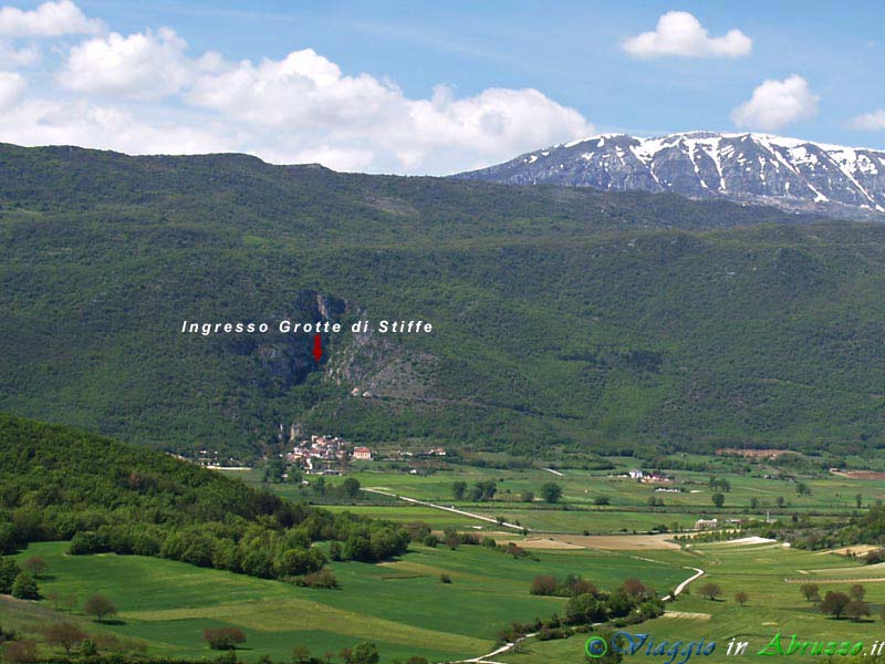 24-P5114470+.jpg - 24-P5114470+.jpg - Panorama della frazione Stiffe e dei monti che la sovrastano.